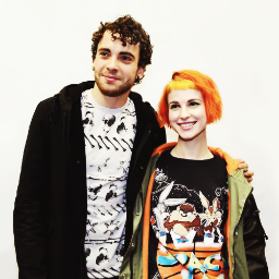 The future belongs to those who know where they belong~
♥Paramore(10.6.2013).TheScript(29.1.2013).TOO MANY BOOKS.