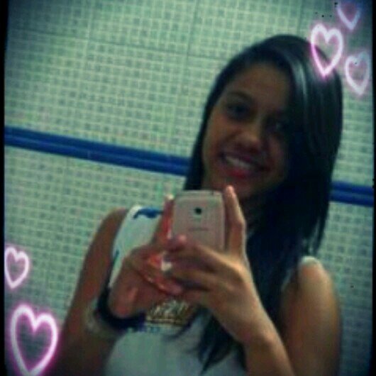 ~* α gαrotiinhα imperfeitα, 　aqelα qeê fαziiα coisαs errαdas e q queria crescer
e simplismente creceuu ! *_*/