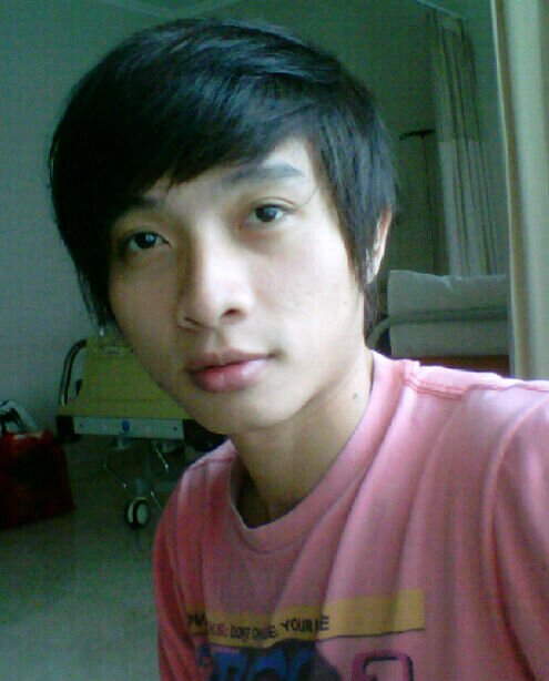 She was very pretty, the boy said~
