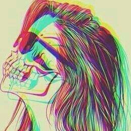 Soy casadora de sombras, tu sinsajo, tu aliada y tu amor