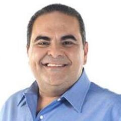 Ex Presidente de El Salvador y Empresario