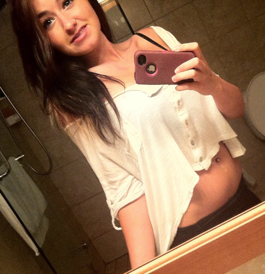 SiselyBenini's profile picture. A relationship doesn't have to be perfect, it just has to be real.