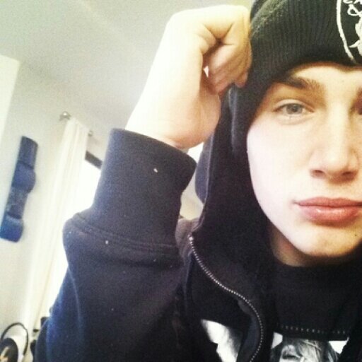 Call me El Chapo, Burners coke Money/Hoes.