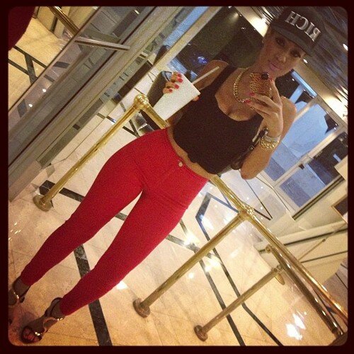 KlarrisaGorusso's profile picture. It's hard to trust people these days.