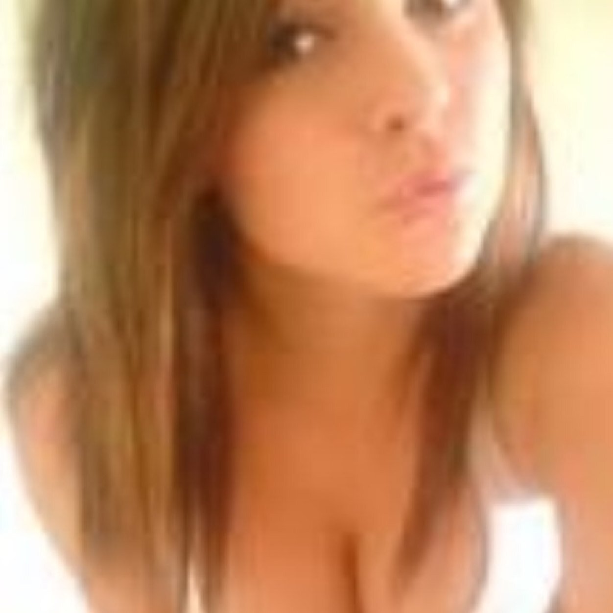 ladies 18+ only send in your nude photos to anyomousnudes@gmail.com or direct message and you will remain anyomous