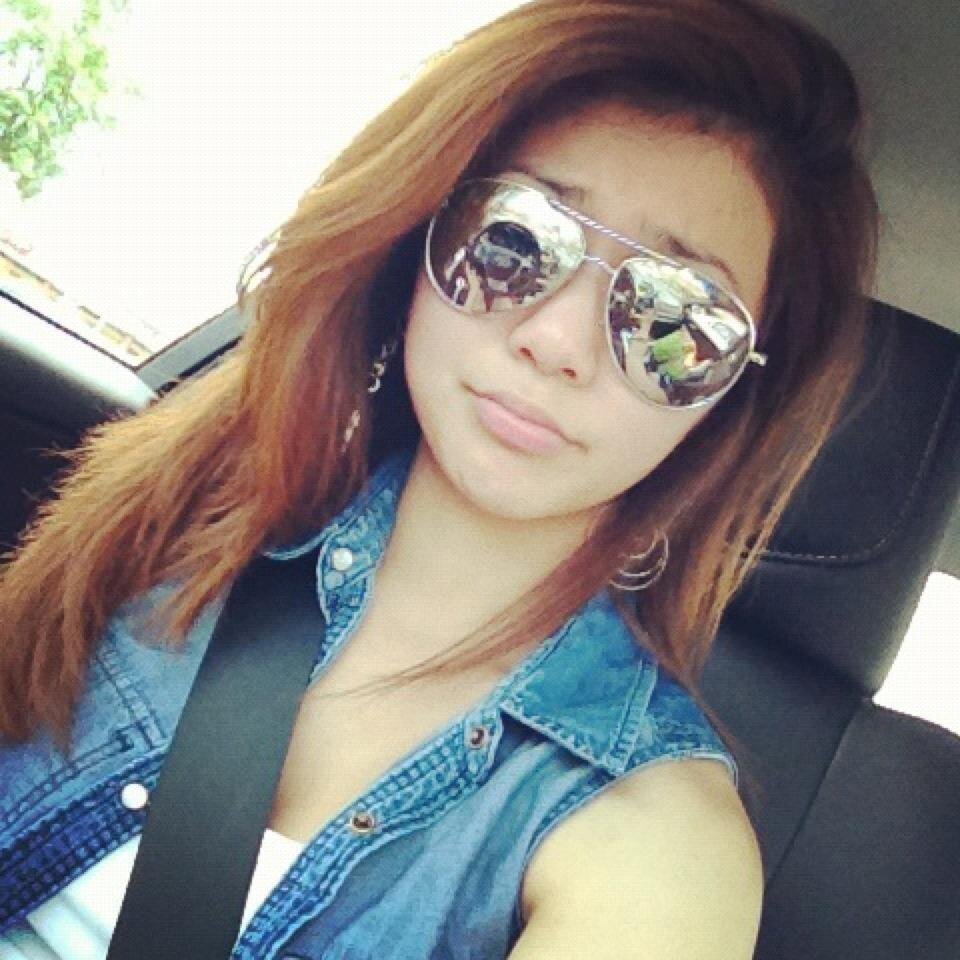 KiriHeindrich's profile picture. I push people away because I get so attached.