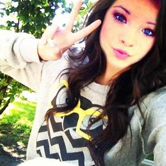 BHyland28's profile picture. I am a princess and princesses do not work..!!3
I do not mind working'm happy parents maintained by month!! 3