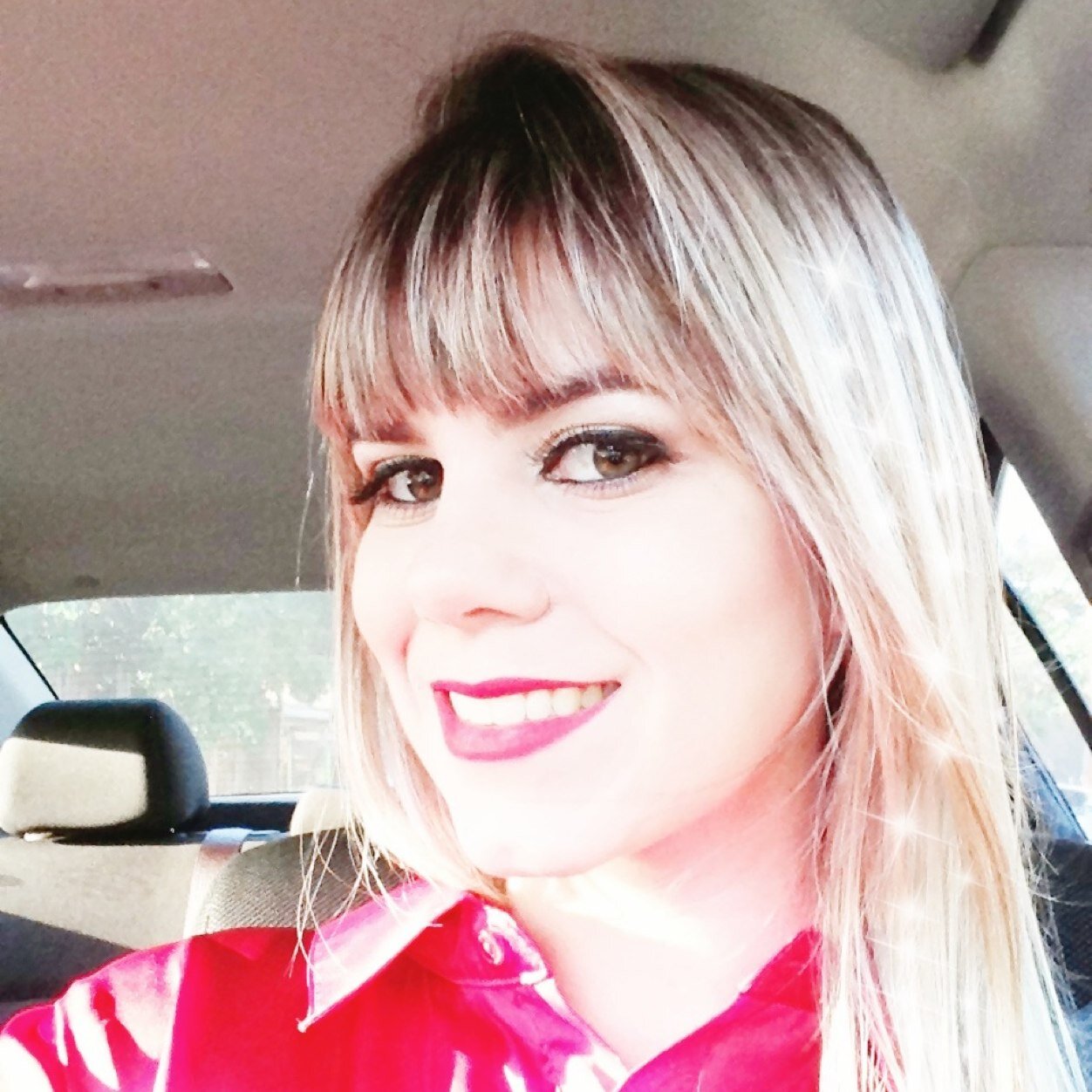 “ Estou me afastando de tudo que me atrasa, me engana, me segura e me retém. Fui ser feliz, e não volto !”