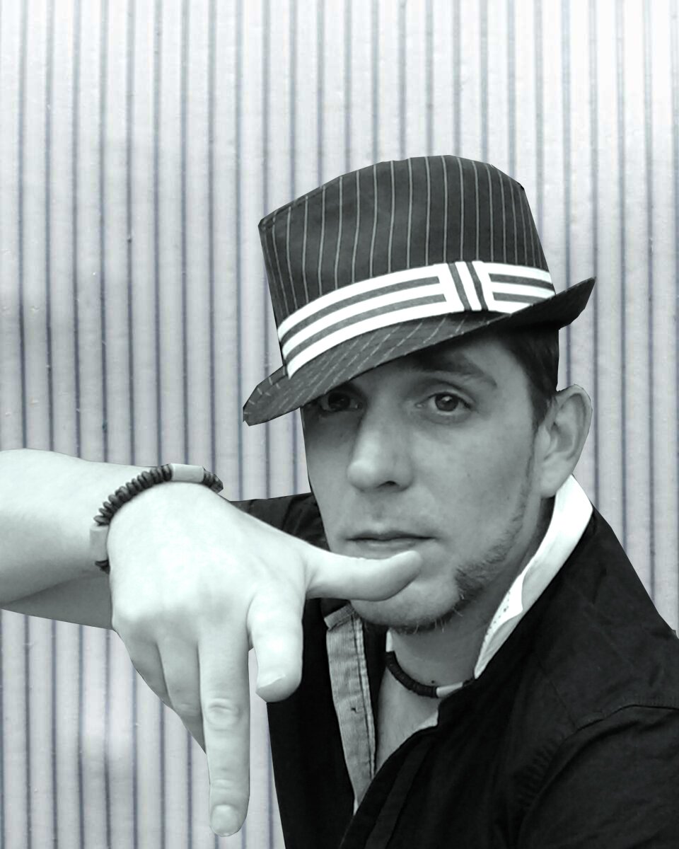 Is a #DJ #Producer and Live-performer in Techno Music! Now he presents a unique Live-Performance that combines Livestage Loop-sampling and DJ´ing