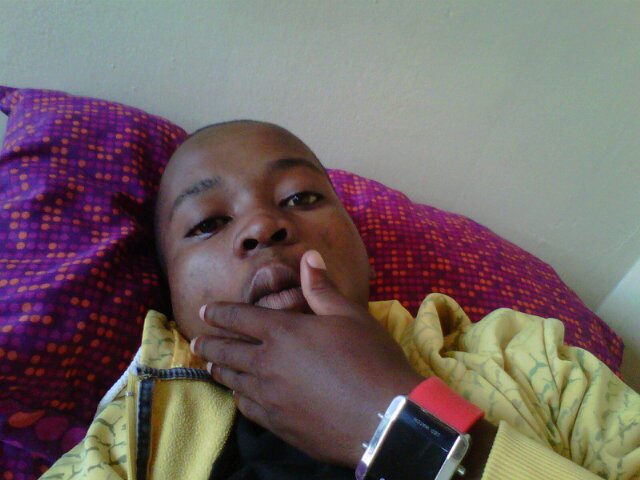 nhlakanipho mbambo from mthwalume. I am small but not young I am kindly and like friendship♣♣♥☃™