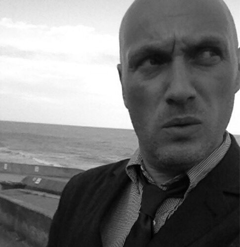 I am the sea. #WHU all opinions are my own and always correct, or I don’t tweet them. The doctor will see you now.