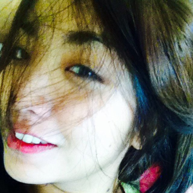 It's me nhesz :) i dont care if you don't like me. cause I dont Like you too :D
I Love everything about me, God, Family, my super friends ..