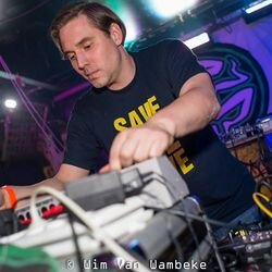 Phantomlab's profile picture. Hooked on machines since '94.
Underground/acid music has always been 
the case. 
You can find live sets on my souncloud page.
enjoy my music!
peace