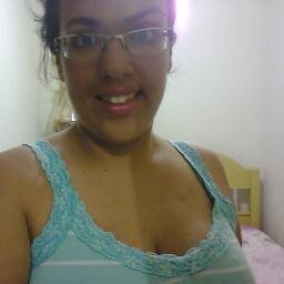 Sinceramente, eu não tenho tempo de odiar as pessoas que me odeiam, porque estou muito ocupada amando as pessoas que me amam . ♡