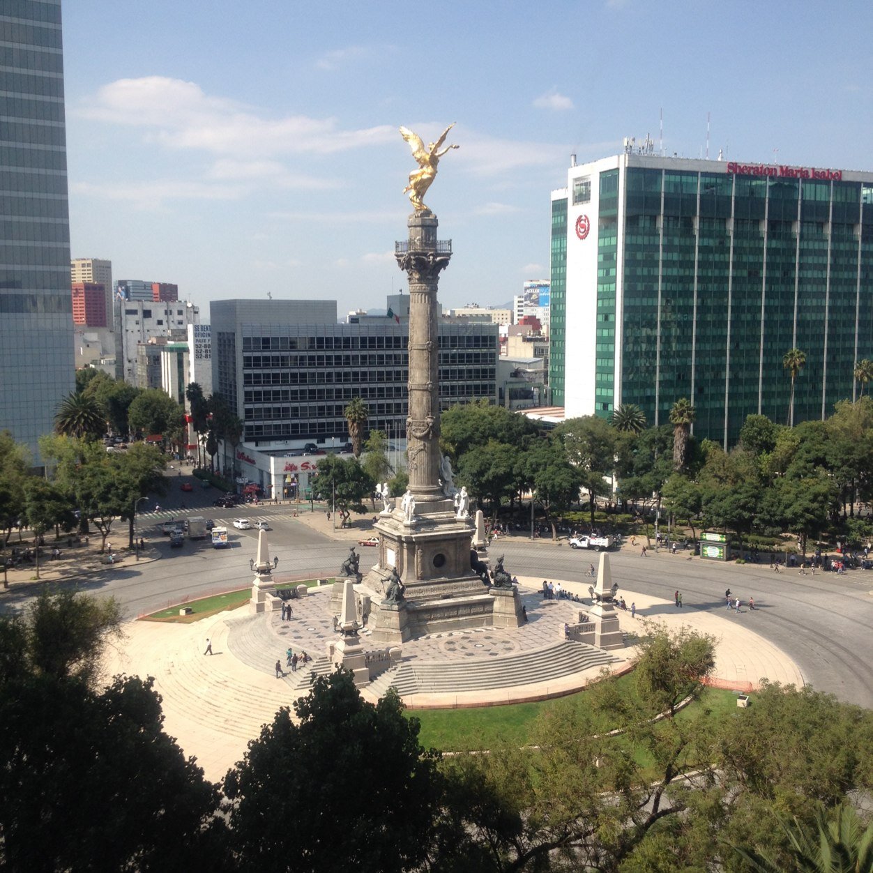 Tratando de enfocarme en hacer lo que me corresponde, hay que actuar no sólo hablar, y me consta que cuesta mucho trabajo.