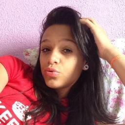 Olho grande, invejosa, tudo oq eu conquisto vc logo se incomoda -'- segue que sigo de volta ♥
