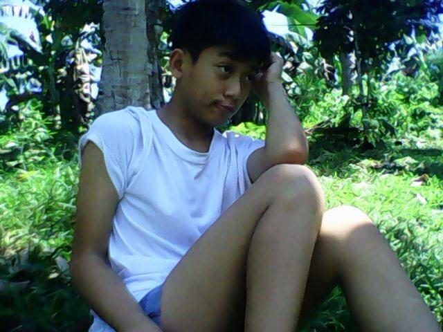 hi Im a type of person who have a secret love to everyone ..... thank you for following 3 and i will  follow you too :)
By the Way Im JJ Medina .....:)