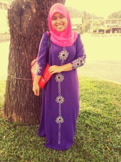 I just wanna long lasting relationship , not for kidding . Just u n me . One relationship only two people not need three , four , five and not six also .