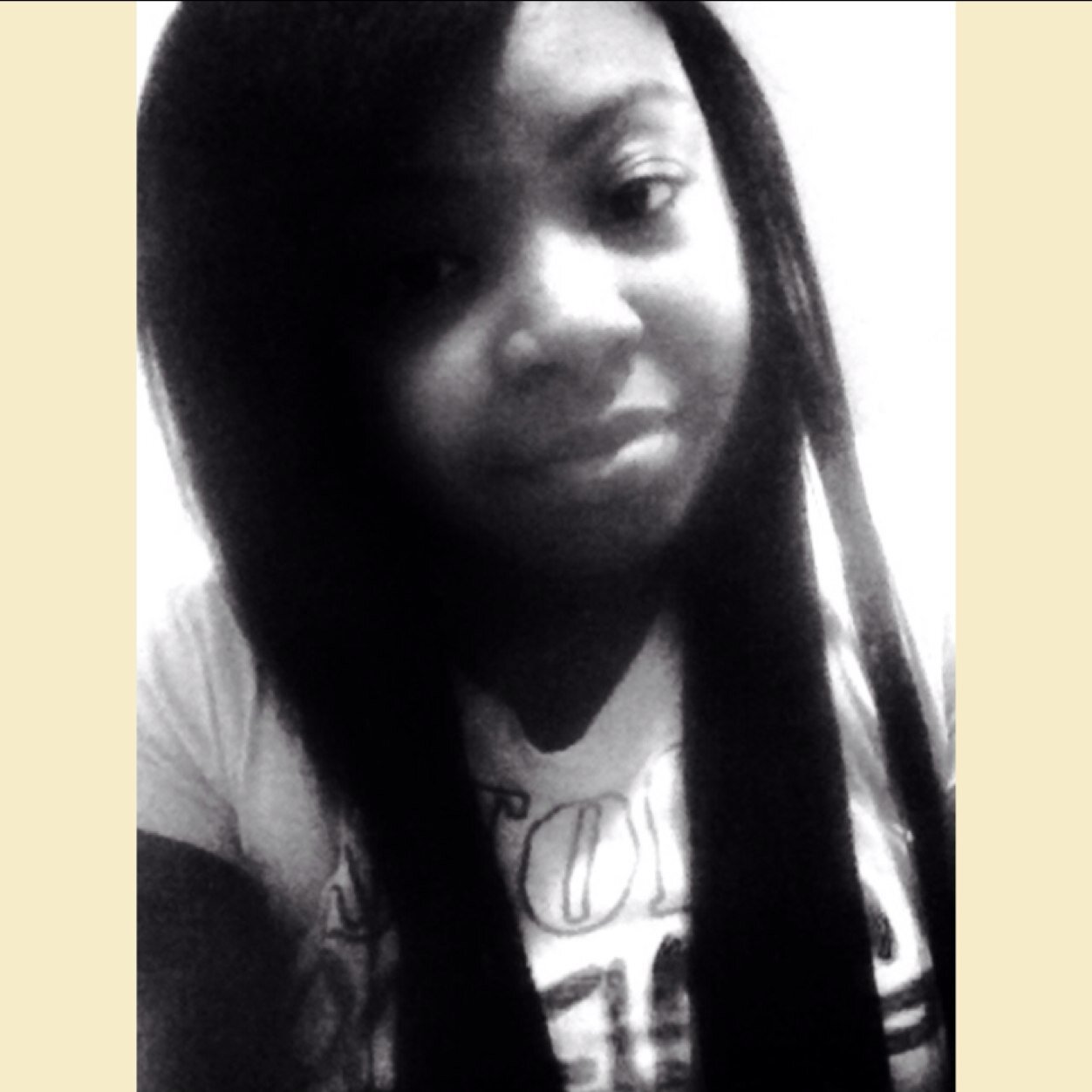 My name is kayla lol , im 16 , can sing ( a lil bit ) i like to dance , have fun , im really friendly and chill . Follow me i follow back