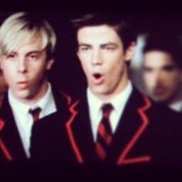 I Love @rikerr5 and the rest of @officialr5! #R5Family! @rikerr5 you are my idol! #RIPCoryMontieth #RIPPaulWalker #Gleek #Rikerian Just ask for a follow back :)