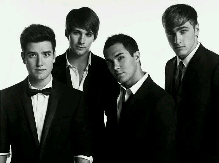 Mi banda favorita es BTR..soy Rusherboy y Belieberboy.ademas admiro mucho a Austin Mahone y Justin Timberlake
