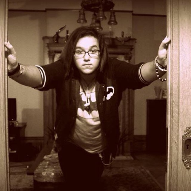 Awksv2's profile picture. @MileySexG is the twifey. Jealous? We fuck all day ~