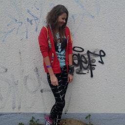 Blood on the dance floor,Sleeping with sirens,Pierce the veil,All time Low,BVB.....Łove Them Soo Much