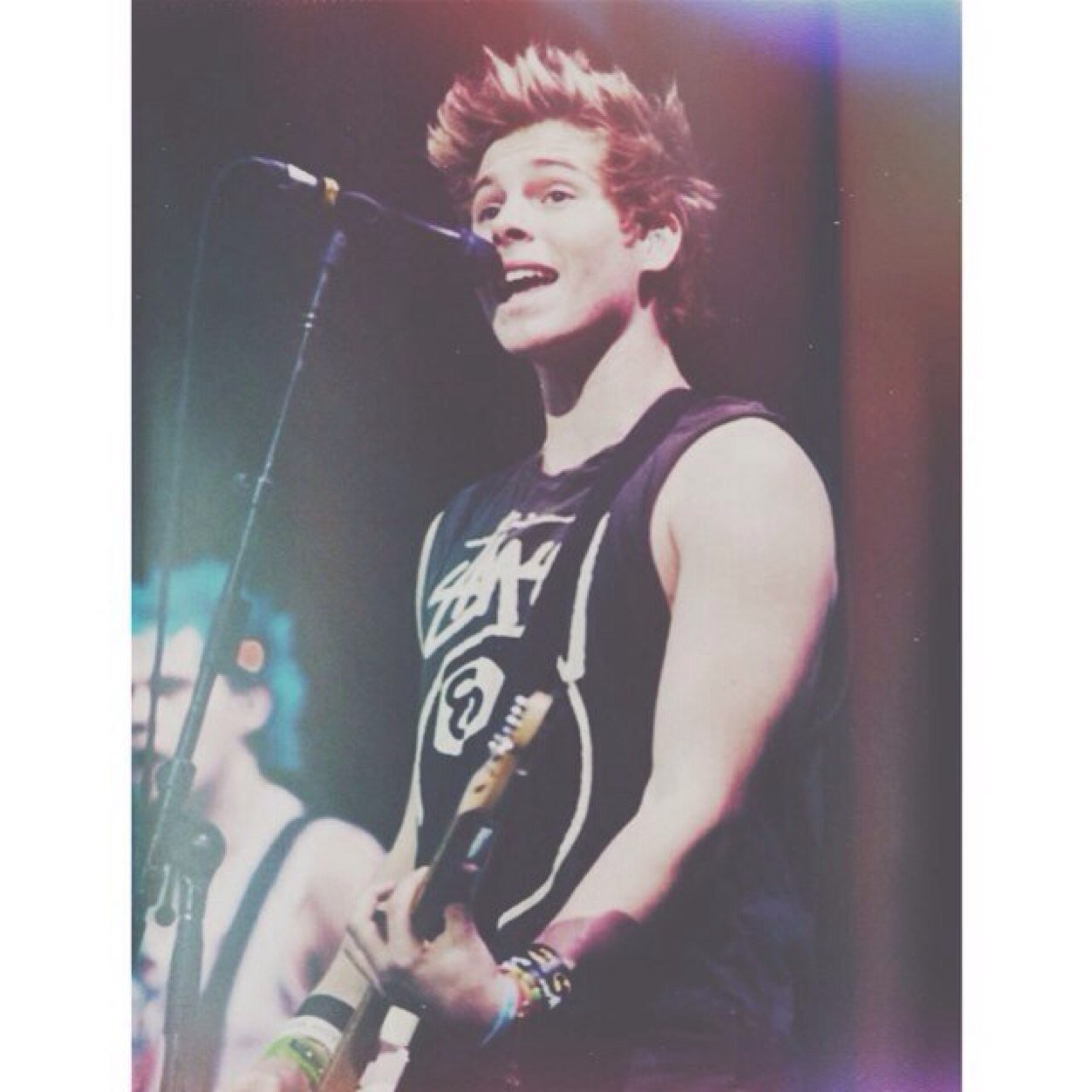 spookylukebio's profile picture. ♡ hi lovely! here's a free follow for you, it'd be great if you went and followed @ofjacks as well, they follow back ♡