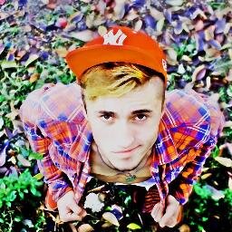 16_sarii's profile picture. 