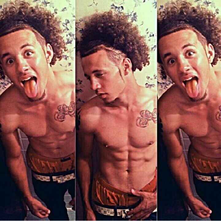 Follow me on IG @AndreFineAss