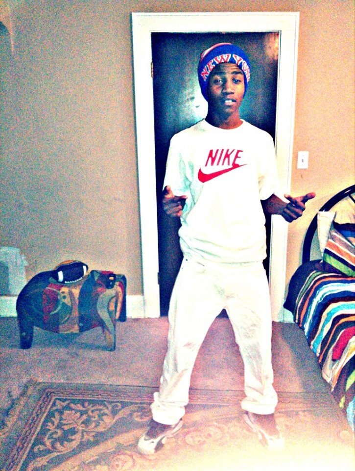 IAMDEMONEY32's profile picture. I AM DEMONEY FROM SCUDDA BROS OTS 
I AM 17 BIRTH DAY JUNE 10TH TURN UP TURN DWN FOR WAT 
I RAPP I BE FOOLING IM LIVE FOLLOW ME AN TWEET SOME LIVE SHIT !!!!