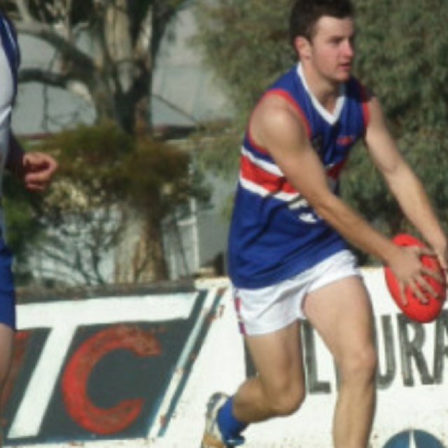 Jakebtemp's profile picture. footy with the dogs. beers with the boiis.