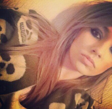 Hey :) I'm Sandy , want a cutie friendly friend?? Follow me :)