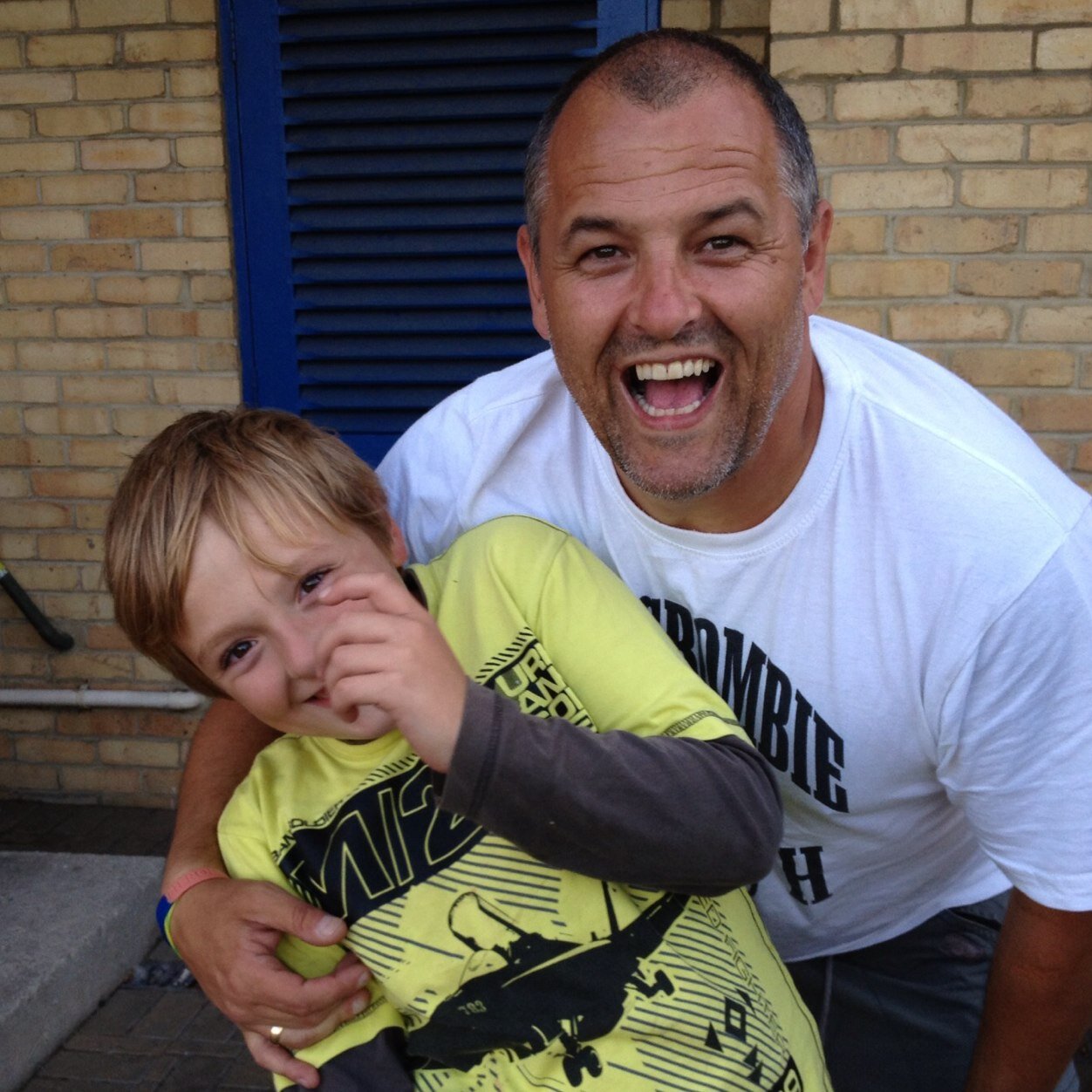 syferdias's profile picture. Subject+aux verb(be)+main verb(base)+ing. is just as beautiful as H0 = 72 ± 8 km s–1 Mpc–1.University of Portsmouth, Applied languages.