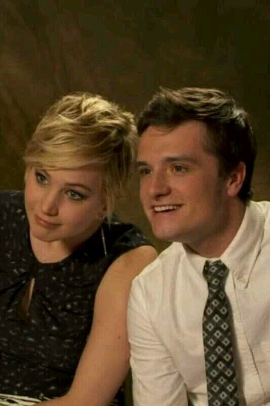 @MartaLv13 mi parabatai, mi minion @CatosLover @JoshuaHutchJLaw Te quiero. Mi vida?: Josh Hutcherson, ¿LJDH? Lo culpable de que esté mentalmente desorientada