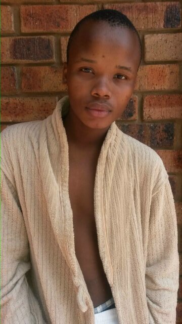 Phomz_DaSitcH's profile picture. 