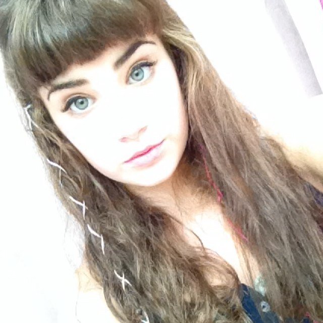 15 and from wales, jusy bored with life so twitter entertains me.