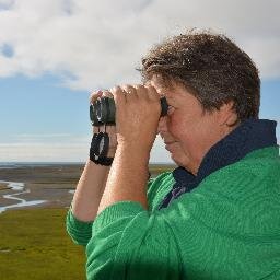 Geniet van de natuur, tuinieren (en van Paddy en Ely),is Zzper,  en actief voor GroenLinks