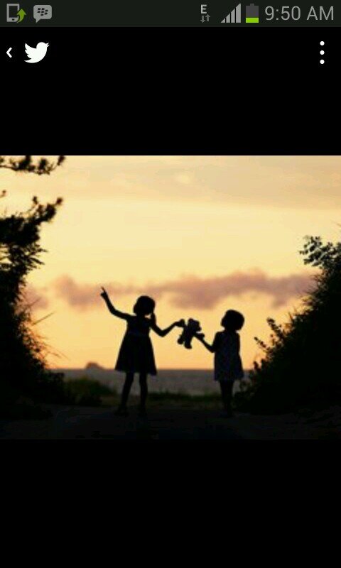 كل شي استطيع تجاوزه الا الحزن في قلب من احب♡؛؛