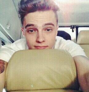 Flyerdotchuco_'s profile picture. Tinha que ser fã dos mino que voa! 28:10:2013