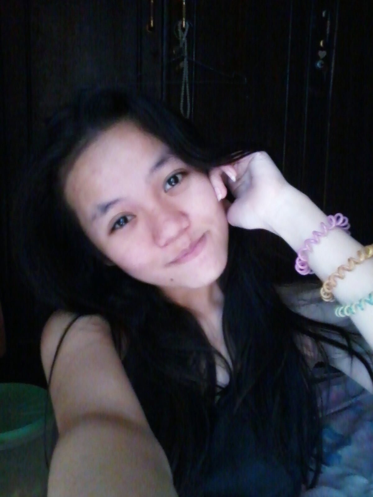desy praptiwi |13 des 1995 | LULUS UN th 2014 | fotografer amiin | ini twitter bukan tempat ujian jdi bebasin aja :-) @NchekHAG :* ({})