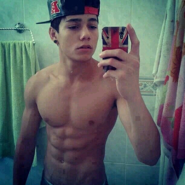 Mec simple gentil naturel pas chiant ! follow