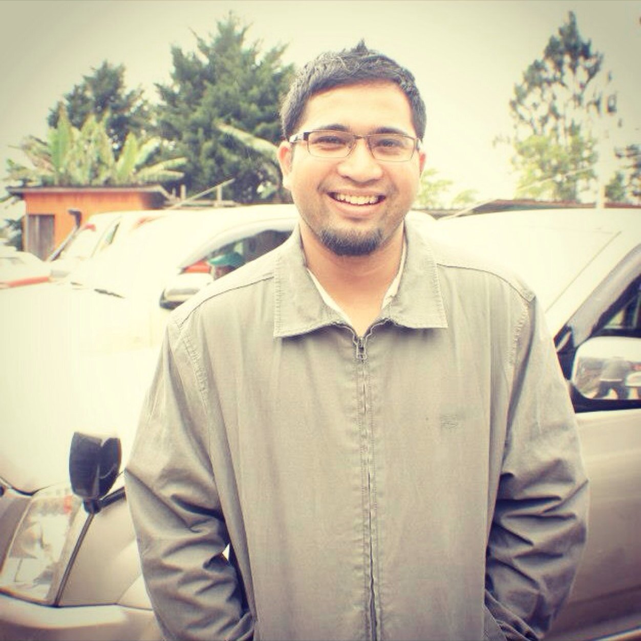 ICT, pursuing master degree & TM Exec .Read history & religion. Interest in Politics,Economy, Philosophy & Sociology  #BantahTPPA
