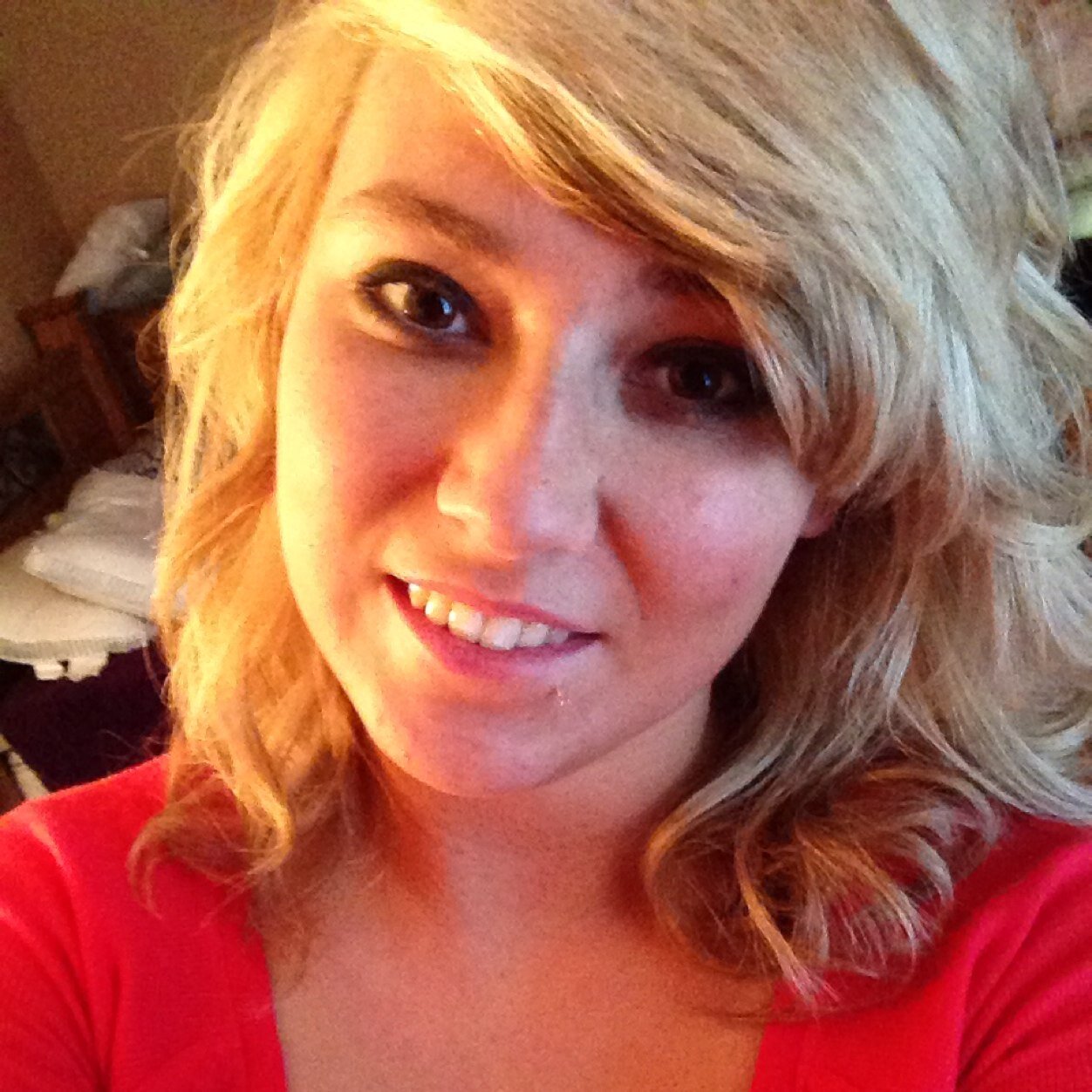 Im Vickie, very fun and down to earth! :) #thinlips #frenchwhore #jealous #hola