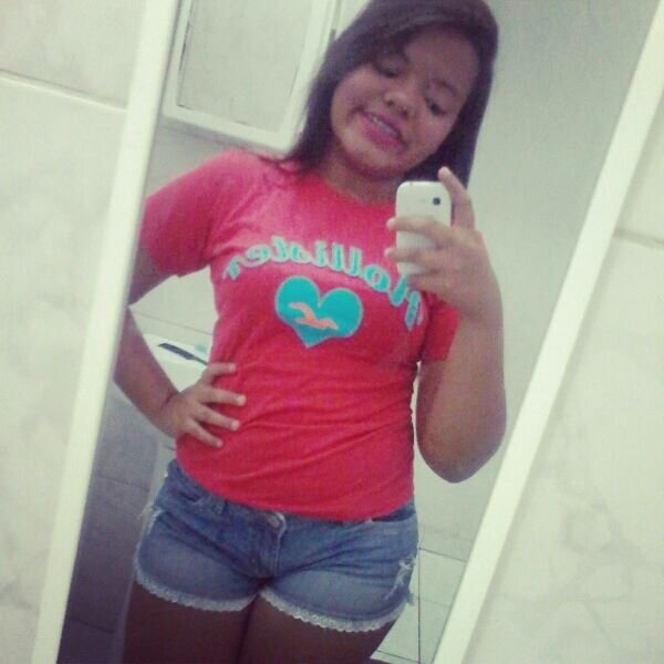 Viva do seu jeito. Seja feliz como você é :3