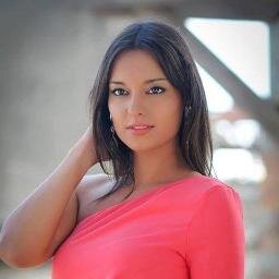Si comme nous tu kiffes Laura follow nous #TeamLauraColl #TeamSandra
Compte twitter géré @StellaTLC et @JujuAngeles