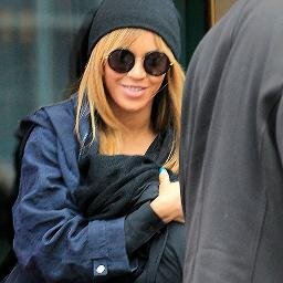 cansuZdmrs's profile picture. Biraz sevmek diye bir şey yok, Çünkü; ya öleceksin aşkından..

- Yada vazgeçeceksin. a nladın mı? Beyonce Hayranı