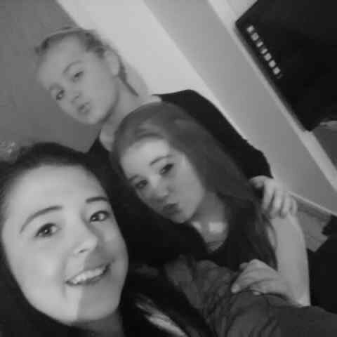 I'm loud,Always up for a laugh,Love maa pals,Love a drink :D