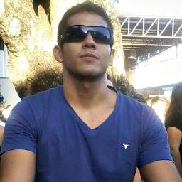 Fale o que quiser de mim, mas tenha a decência de olhar nos meus olhos enquanto fala, e tenha a coragem de ouvir minha resposta.
+ 1 gota nesse mar!