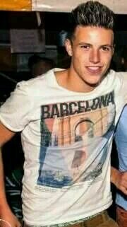 meikeltje's profile picture. 'Meikeltje' .  Voetballiefhebber! VSCOA1, AJAX.                   GENIET VAN' T LEVEN!